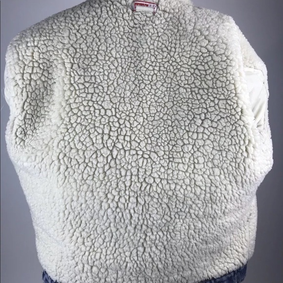 SOLD Vtg 80s Distressed Levis Jean Sherpa Jacket - Picture 4 of 7